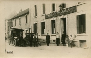 106 - COM - hôtel des Deux Gares 001-1 - P. Lombertie propr. (circa 1925) - Photothèque Paul Colmar